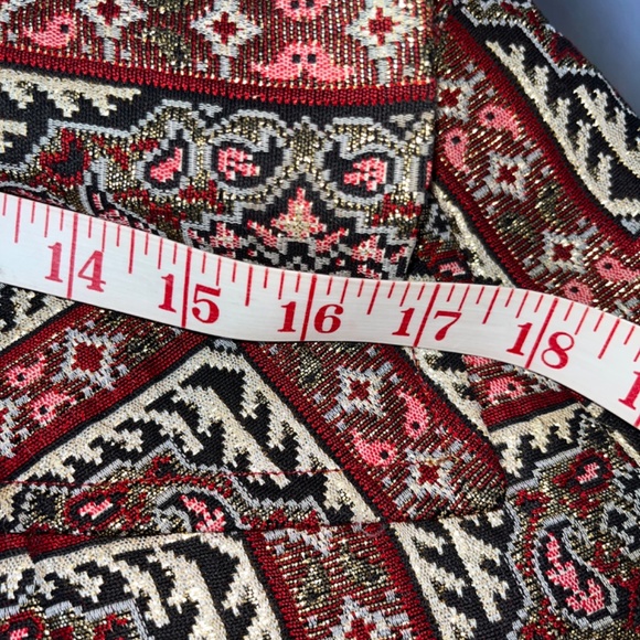 Vintage brocade blazer (S) with metallic gold threads. - Picture 14 of 16